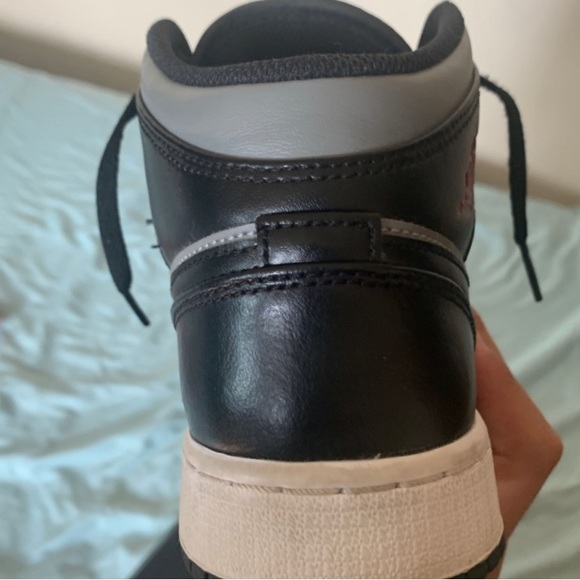 AJ1 mid Shadow (GS) SZ 7 - Picture 7 of 7